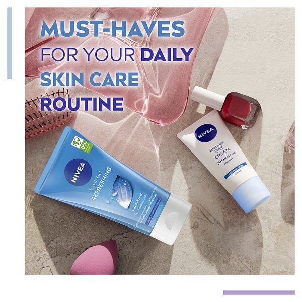 NIVEA Refreshing 24H Day Cream for Normal Skin SPF15 50ml