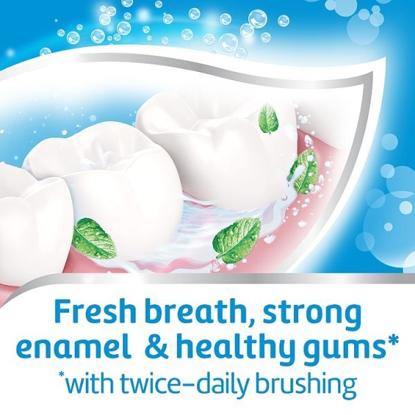 Aquafresh Fresh & Minty Toothpaste, 100Ml