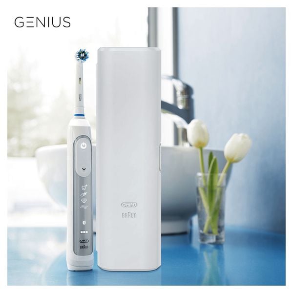 Oral-B Genius 8000 Silver Electric Toothbrush