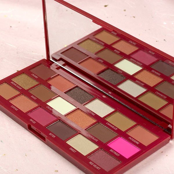 DNR I Heart Revolution Chocolate Heart Makeup Gift Set