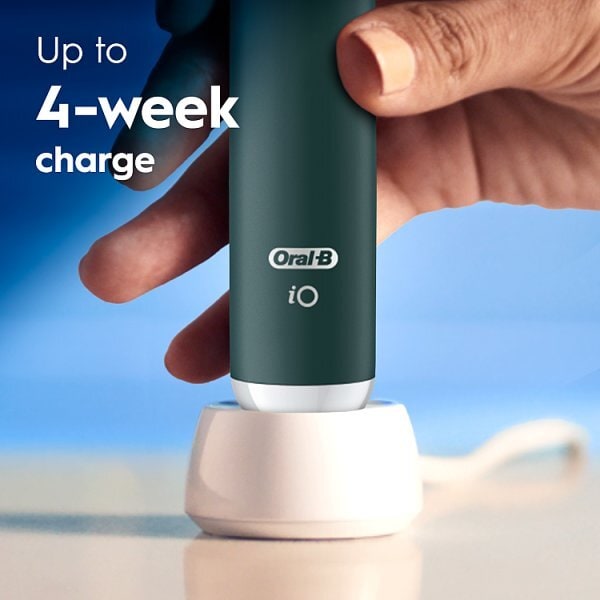 Oral-B iO2 Forest Green Electric Toothbrush + Travel Case