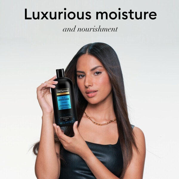 DNR TRESemm Rich Moisture Shampoo for Dry Damaged Hair 900ml