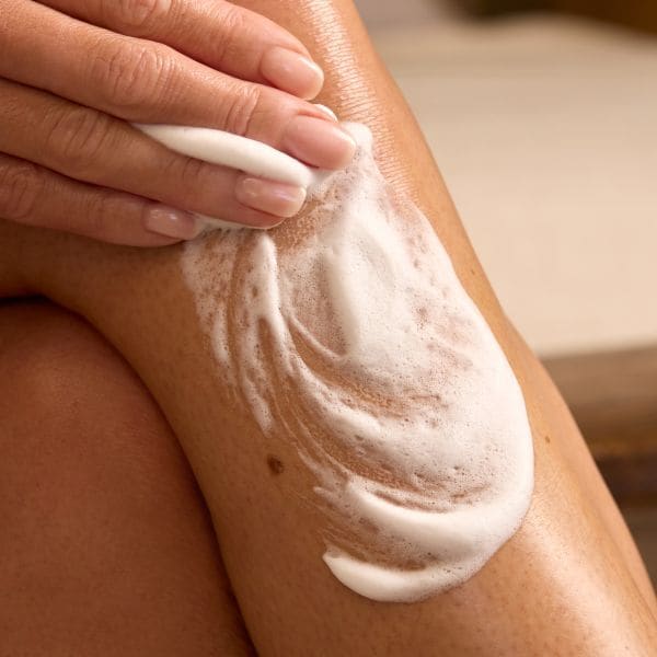 Sanctuary Spa Lily And Rose Mousse To Oil Body Moisturiser 200Ml