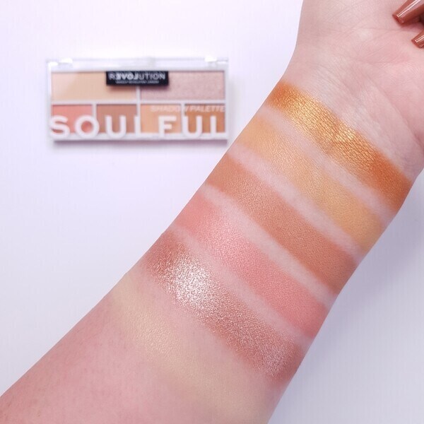 Revolution Relove Colour Play Soulful Shadow Palette