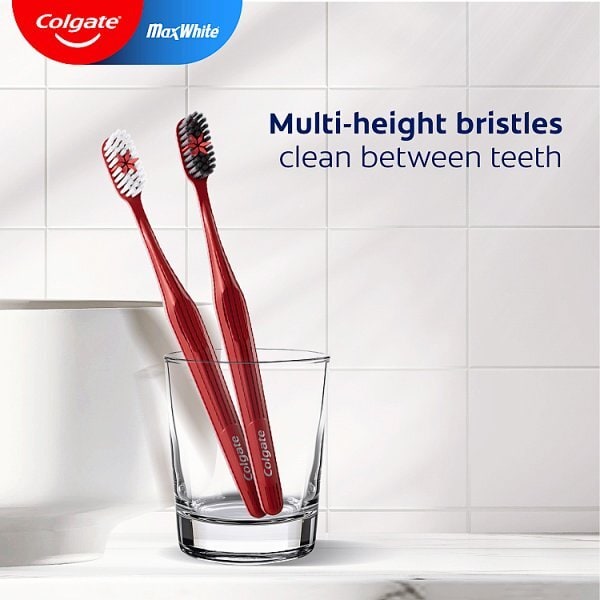 Colgate Max White Medium Toothbrush 3 Pack