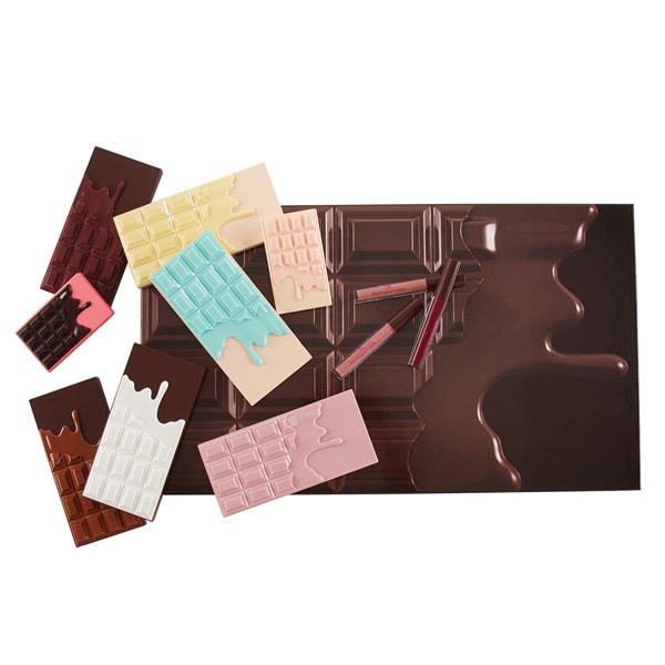 I Heart Revolution Chocolate Vault  Makeup Gift Set