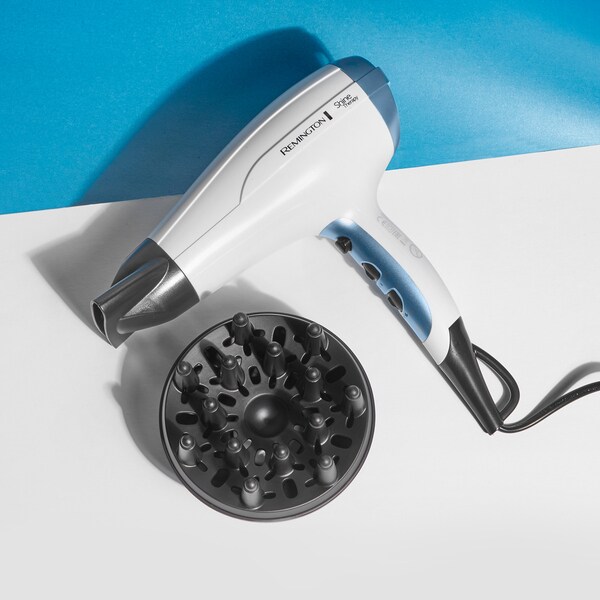 Remington Frizz Free Shine Therapy Hair Dryer D5216
