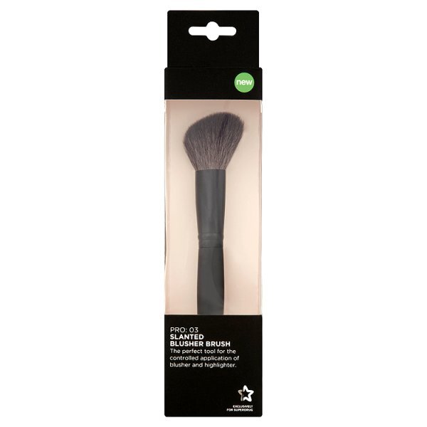 Superdrug Pro Slanted Blusher Brush