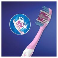 Oral-B 3D White Brilliance 40 Med Manual Toothbrush