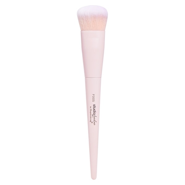 Studio London Foundation Brush