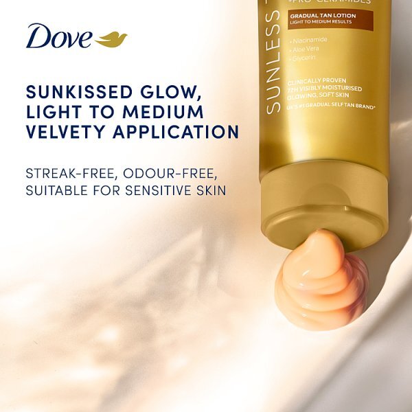 Dove Summer Revived Gradual Tan Lotion Sunkissed Glow + Pro-Ceramides in Light to Medium 200ml