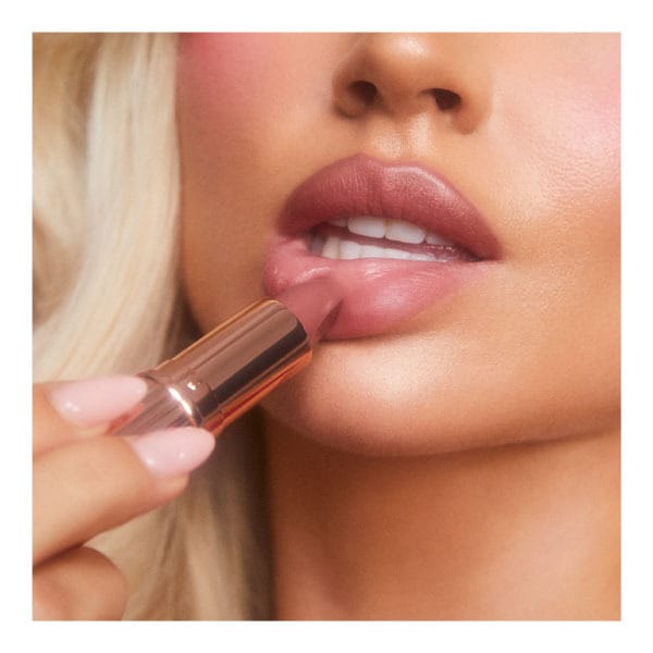 MCoBeauty Creme Matte Luxe Lipstick - Very Shelley