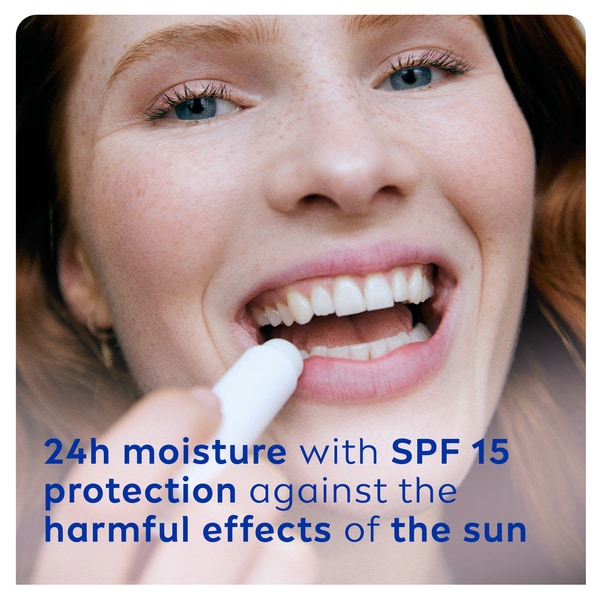 NIVEA Hydro Care Lip Balm with Jojoba Oil SPF15 4.8g