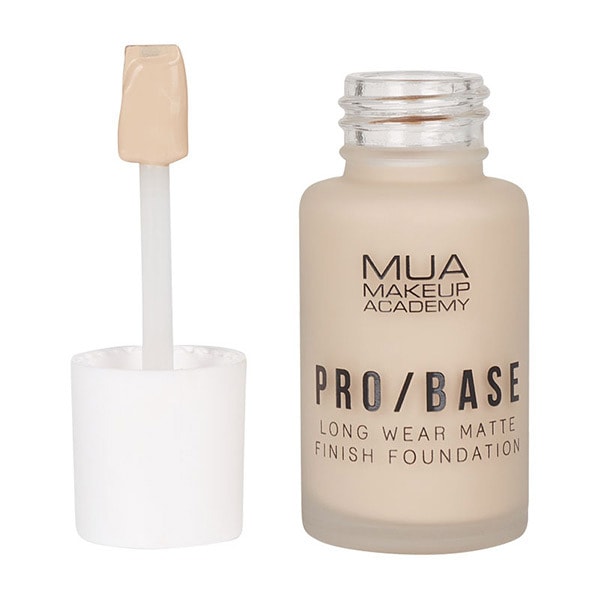 MUA Pro / Base Long Wear Matte Finish Foundation 110