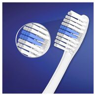 Oral-B 123 Indicator 35 Medium Manual Toothbrush