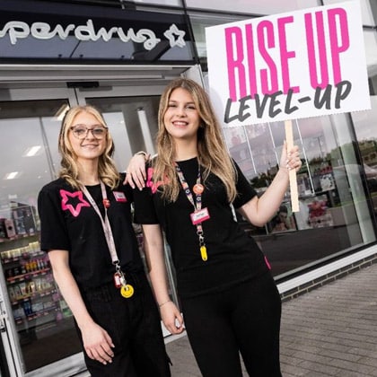 <p style="font-size: 1.6rem;font-weight: 600;padding: 0 1.5rem;text-transform: none;line-height: 1.4;min-height: 70px;margin: 0;">
Superdrug launches new apprenticeship campaign
</p>