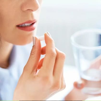 <p style="font-size: 1.6rem;font-weight: 600;padding: 0 1.5rem;text-transform: none;line-height: 1.4;min-height: 70px;margin: 0;">
Superdrug first to launch newly approved menopause medication, Veoza,
on the high street
</p>