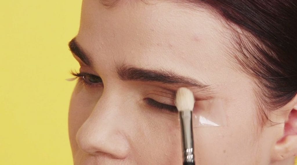 how to: cateye cut crease eyeshadow | superdrug Images... How to: Cateye Cut Crease Eyeshadow | Superdrug