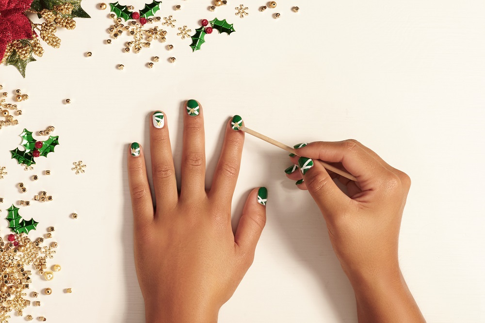 Christmas nail tutorial