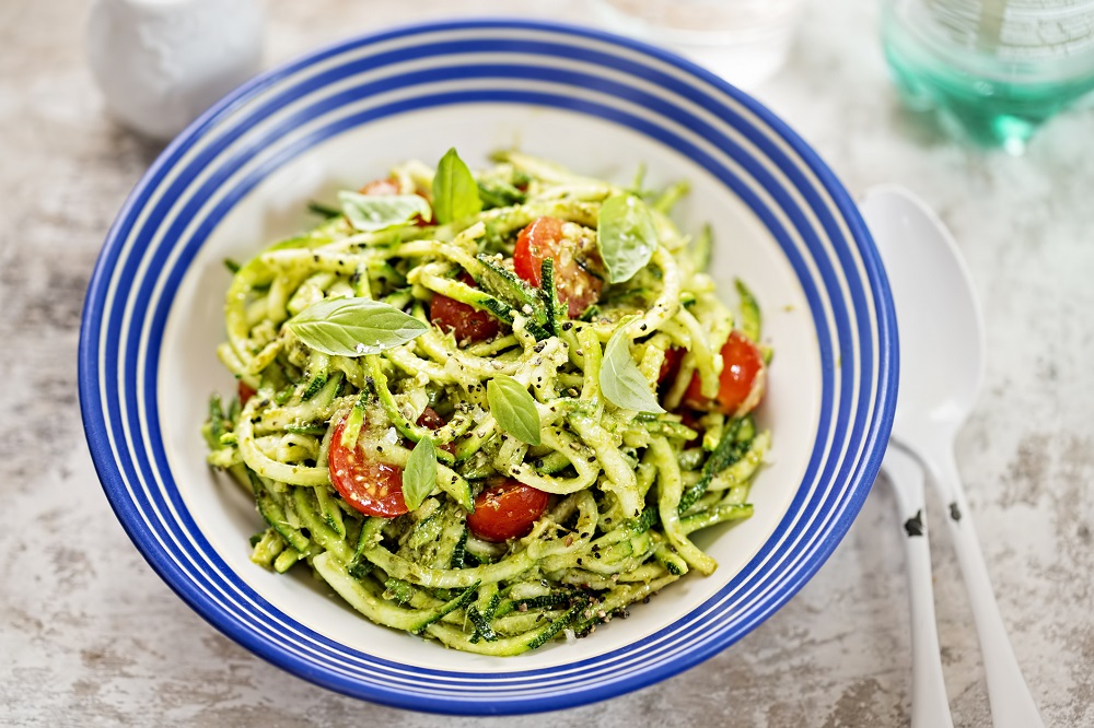 A bowl of pesto courgetti