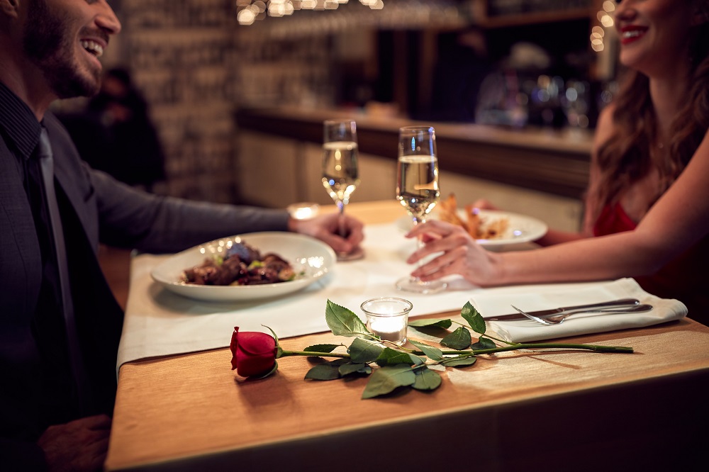 Valentines Day ideas for couples having dinner