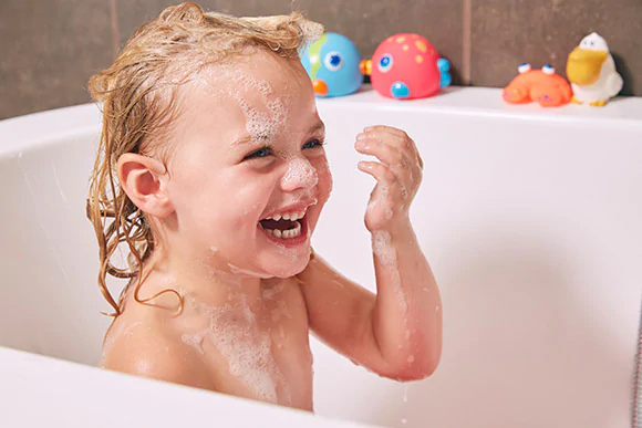 How to wash toddler hair