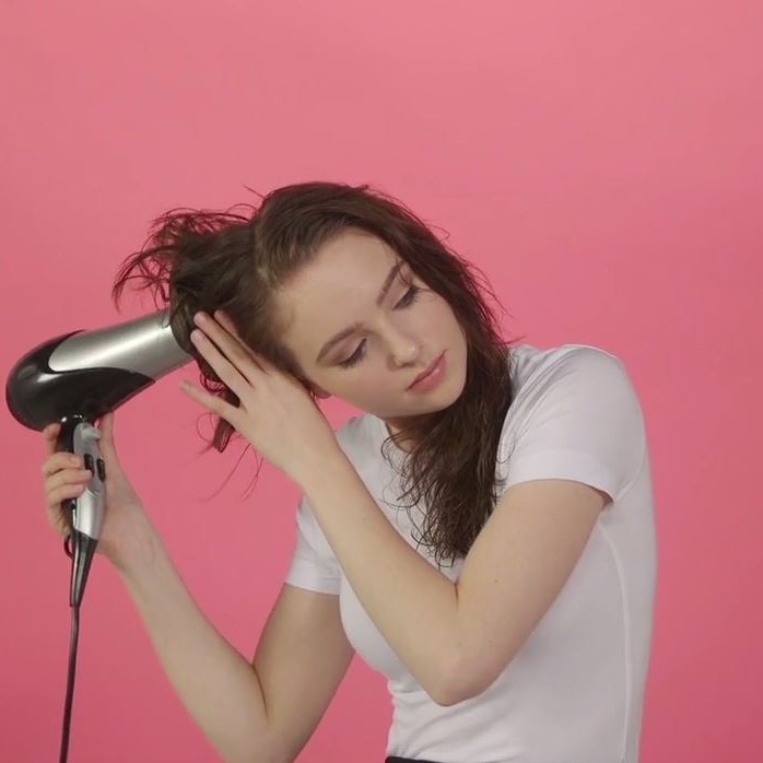 How to use a hair dryer diffuser