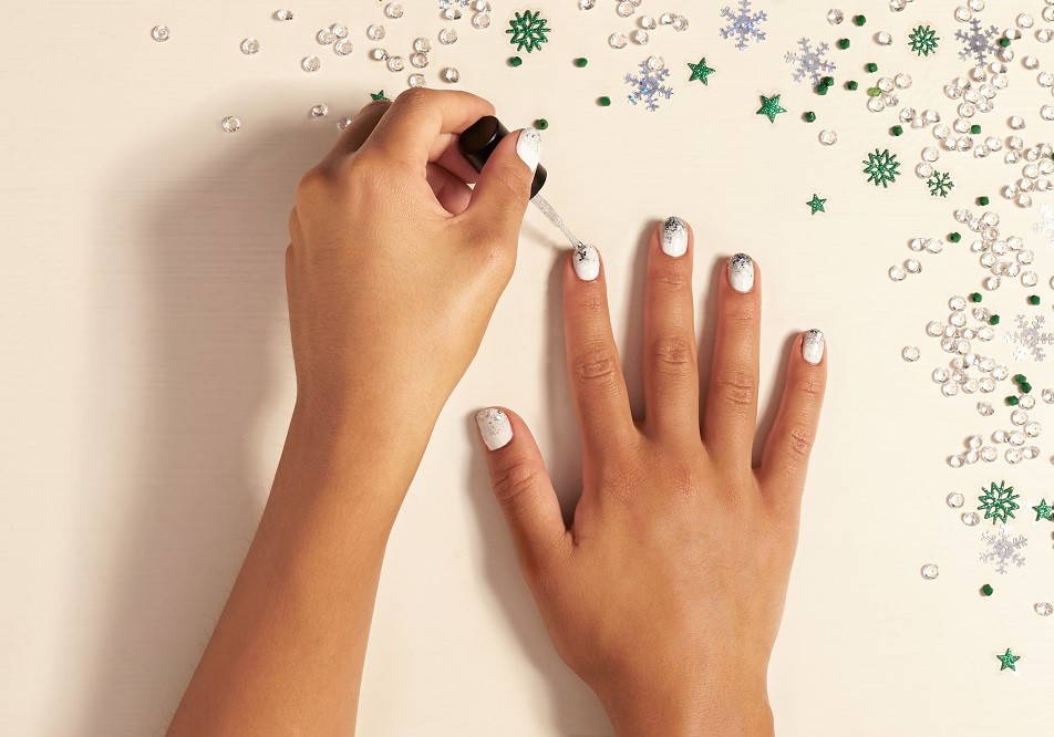 christmas-glitter-nails