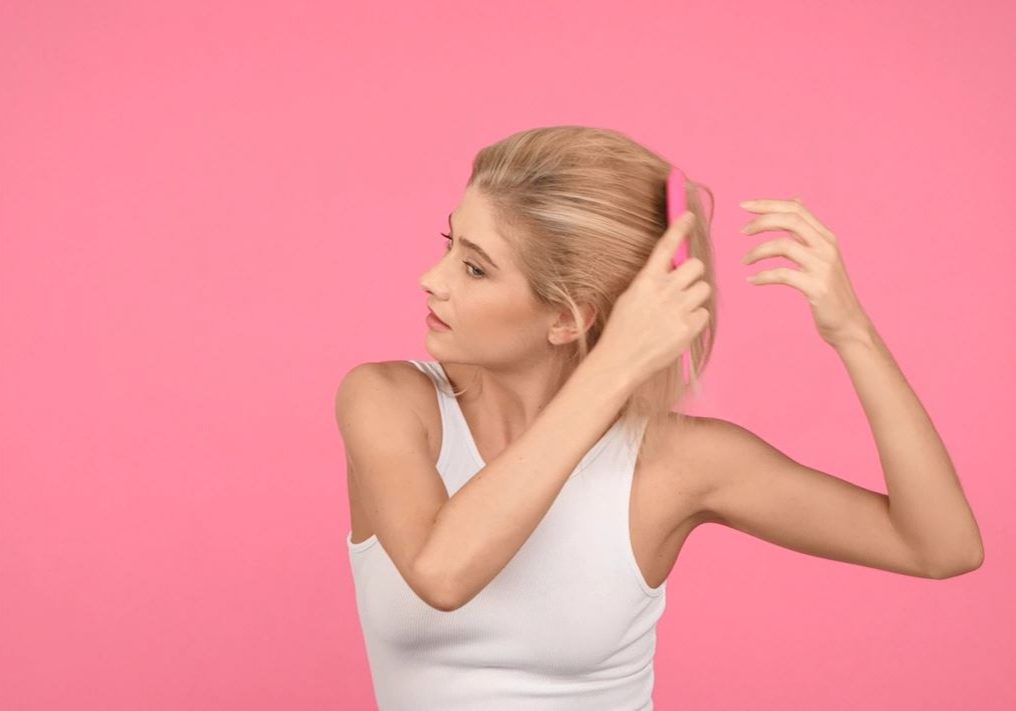 French Pleat 6 - Comb the Top Layer