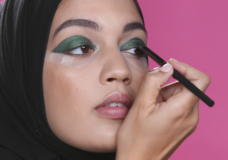 Green eyeshadow step 3