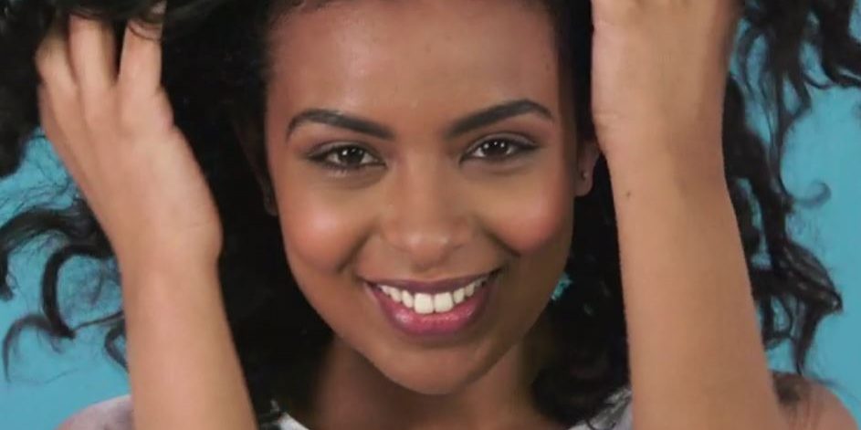 How to Get Bouncy Curls with Bantu Knots