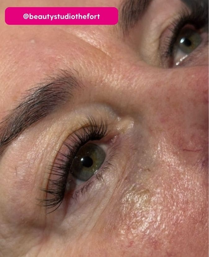 Beauty Studio lashes gallery image 8